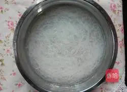 Illustration of how to make cold spinach vermicelli 2