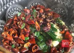 Illustration of how to make spicy garlic moss 6