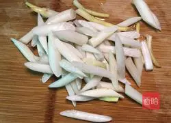 Illustration of how to make stir-fried lotus root 6