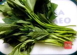 Illustration of how to make stir-fried sweet potato leaves 1