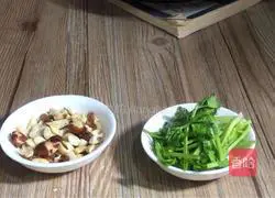 Illustration of how to make cold mung bean sprouts 5