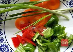 Illustration of how to make fried lotus root slices with chicken rice head 3