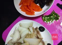 Illustration of how to make fried fungus with yam 1