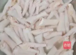 Illustration of how to make chicken feet with pickled peppers 2