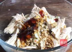 Illustration of how to steam rice noodles with yuba 6