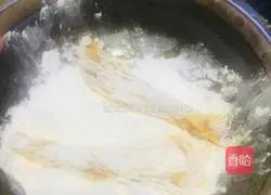 Illustration of Fried Enoki Mushrooms 5