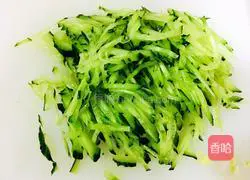 Illustration of how to make three shredded cold dishes 3