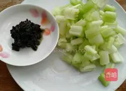 Illustration of how to cook potatoes with olives and vegetables 2