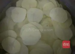 Illustration of how to make cumin potato slices 4