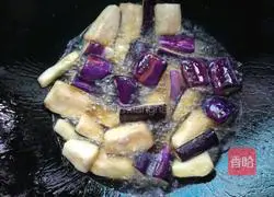 Illustration of braised ground three delicacies 5