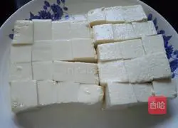 Illustration of how to make preserved eggs mixed with tofu 1