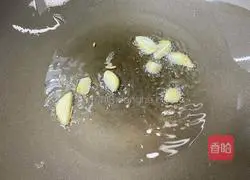 Illustration of making Shanghai green oyster sauce 3