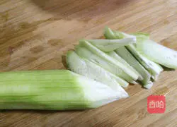 Illustration of how to make luffa and scrambled eggs 3