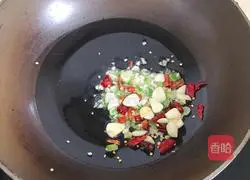 Illustration of spicy and sour mung bean sprouts recipe 3