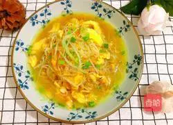 Illustration of how to make scrambled eggs with bean sprouts 8