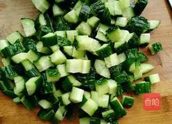 Illustration of how to make fried peas and cucumbers 3