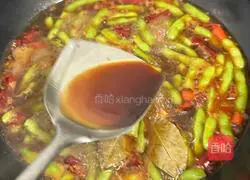 Illustration of how to make spicy braised edamame 8