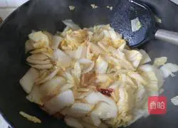 Illustration of how to make vinegar-braised cabbage 5