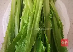 Illustration of how to make vegetarian braised lettuce 1