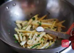 Illustration of how to make spring bamboo shoots in sauce 9