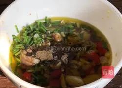 Illustration of how to pat cucumbers 7