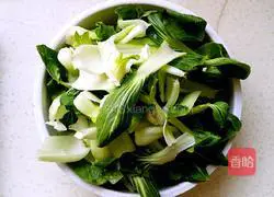 Illustration of how to stir-fry Shanghai greens 2
