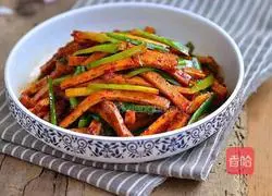 Illustration of how to make stir-fried dried leeks 8