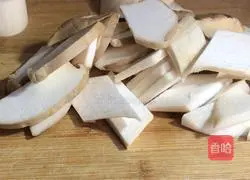 Illustration of how to cook carrots and king oyster mushrooms 1