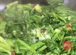 Illustration of how to make wolfberry lettuce leaves 6