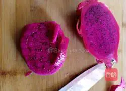 Illustration of how to make cold dragon fruit peel 1