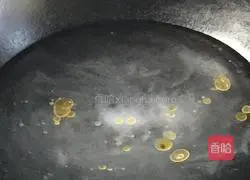  Illustration of how to stir-fry oyster mushrooms with cabbage 5