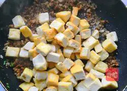 Illustration of how to cook tofu with minced meat 6