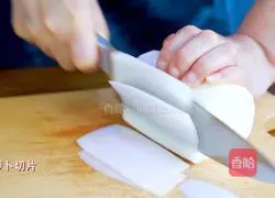 Hot summer, irresistible refreshing - Korean spicy Illustration of how to mix shredded radish 1