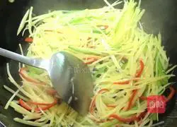 Sichuan Style - Double Pepper Potato Shreds Illustration 7