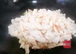 Illustration of how to make spicy and sour lotus root 5