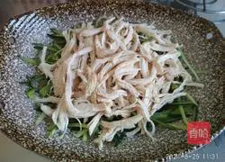 Illustration of how to make cucumber and chicken breast 14