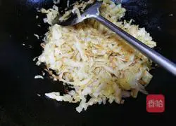 Illustration of how to make fried cabbage with shrimp skin 6