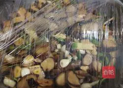 Spicy Jerusalem artichoke pickles Practice illustration 10