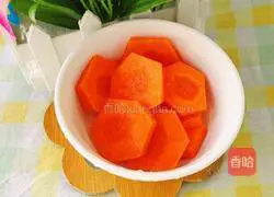 Illustration of how to stir-fry carrots and mustard greens 2