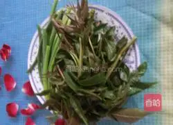 Illustration of how to make cold Chinese toon sprouts 1