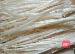 # steamed vegetable# Pepper-flavored enoki mushroom recipe illustration 3