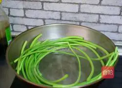 Illustration of how to make cold garlic moss 2