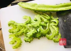 Illustration of how to make cold bitter melon 2