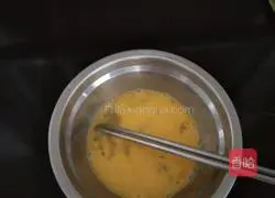 Illustration of how to make purslane scrambled eggs 2