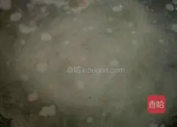 Illustration of how to make spinach with peanuts 3