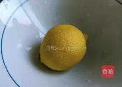 Illustration of how to make lemon shredded chicken legs 5