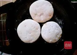 Pictures of how to make kimchi pancakes 14