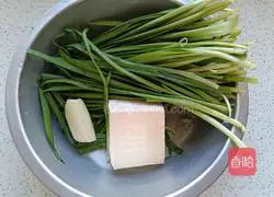 Illustration of how to make fried leeks with tofu 2