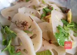 Illustration of how to make sweet and sour crispy lotus root 5