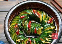 Illustration of how to make cold coir raincoat cucumber 8